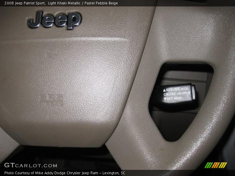 Light Khaki Metallic / Pastel Pebble Beige 2008 Jeep Patriot Sport