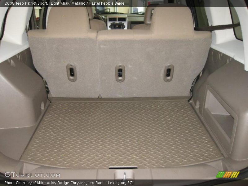 Light Khaki Metallic / Pastel Pebble Beige 2008 Jeep Patriot Sport