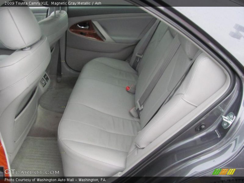 Magnetic Gray Metallic / Ash 2009 Toyota Camry XLE