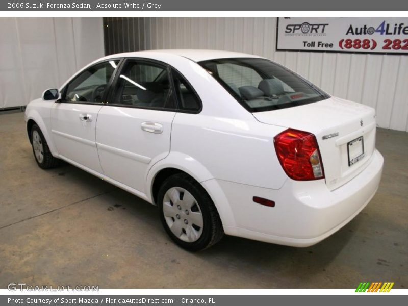 Absolute White / Grey 2006 Suzuki Forenza Sedan