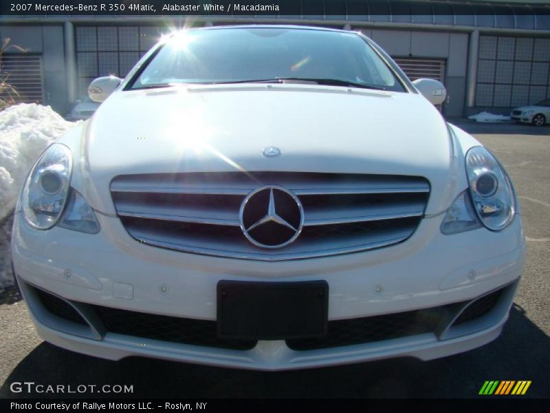 Alabaster White / Macadamia 2007 Mercedes-Benz R 350 4Matic