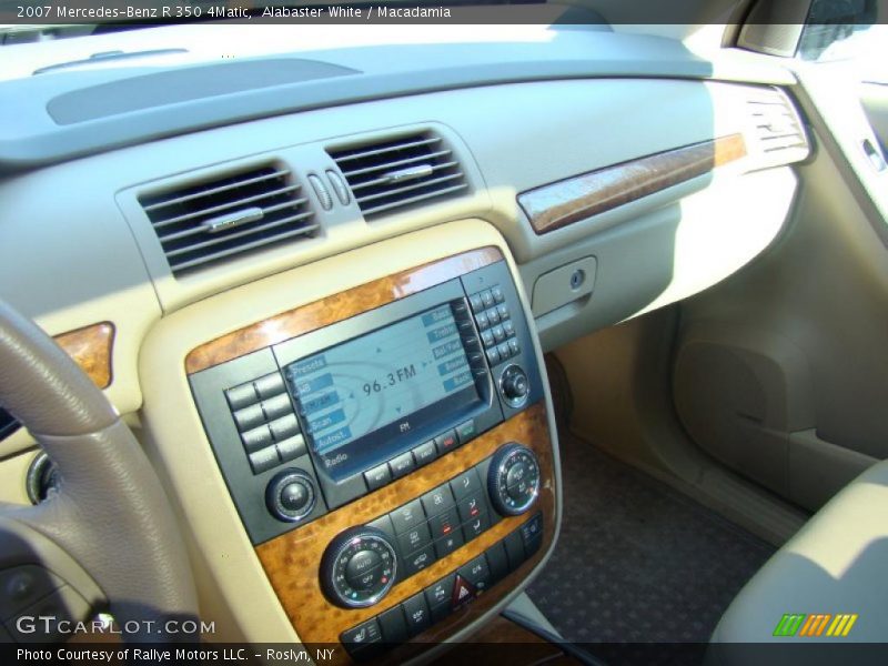 Alabaster White / Macadamia 2007 Mercedes-Benz R 350 4Matic