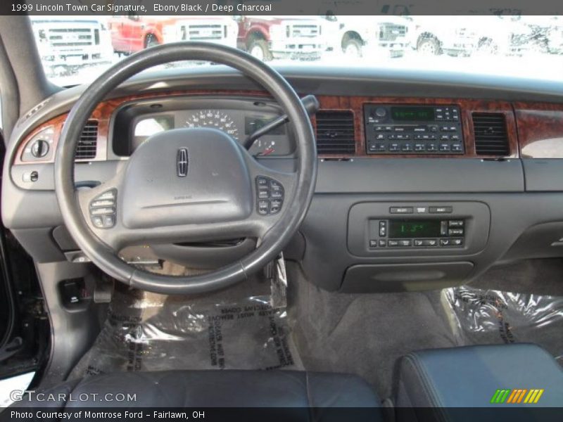 Ebony Black / Deep Charcoal 1999 Lincoln Town Car Signature