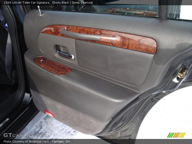 Ebony Black / Deep Charcoal 1999 Lincoln Town Car Signature