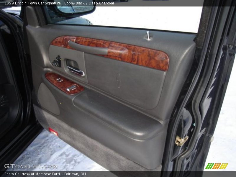 Ebony Black / Deep Charcoal 1999 Lincoln Town Car Signature