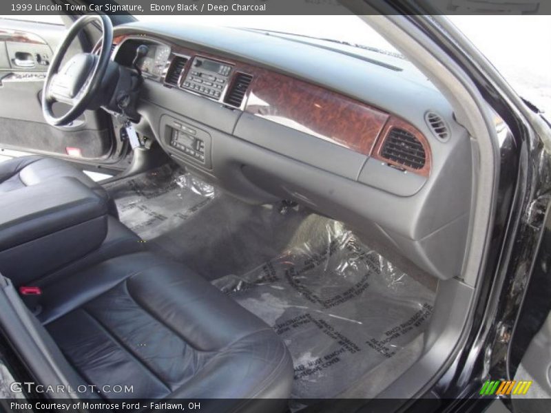 Ebony Black / Deep Charcoal 1999 Lincoln Town Car Signature