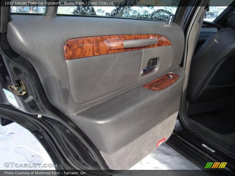 Ebony Black / Deep Charcoal 1999 Lincoln Town Car Signature