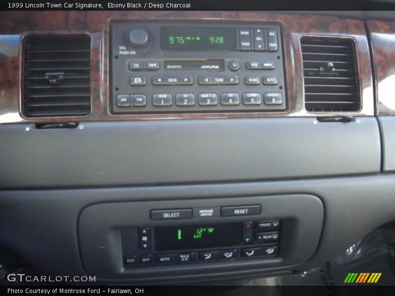 Ebony Black / Deep Charcoal 1999 Lincoln Town Car Signature