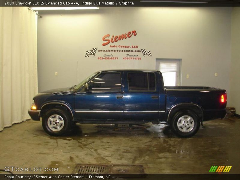 Indigo Blue Metallic / Graphite 2000 Chevrolet S10 LS Extended Cab 4x4