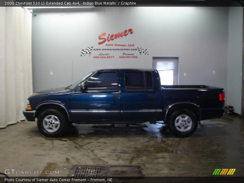 Indigo Blue Metallic / Graphite 2000 Chevrolet S10 LS Extended Cab 4x4
