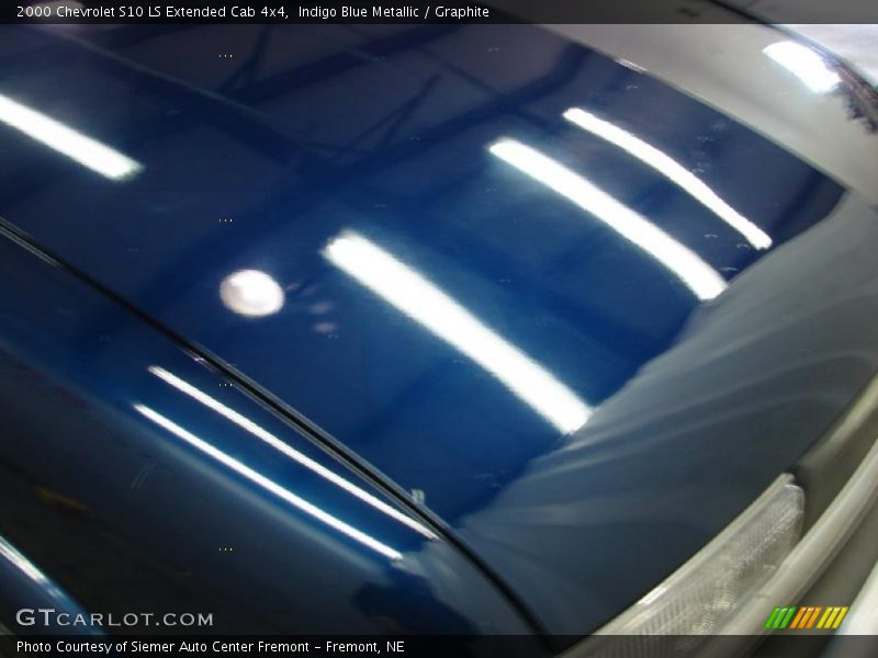 Indigo Blue Metallic / Graphite 2000 Chevrolet S10 LS Extended Cab 4x4