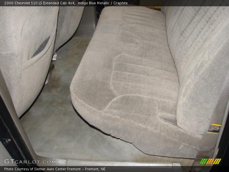 Indigo Blue Metallic / Graphite 2000 Chevrolet S10 LS Extended Cab 4x4