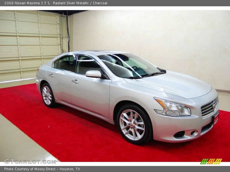 Radiant Silver Metallic / Charcoal 2009 Nissan Maxima 3.5 S