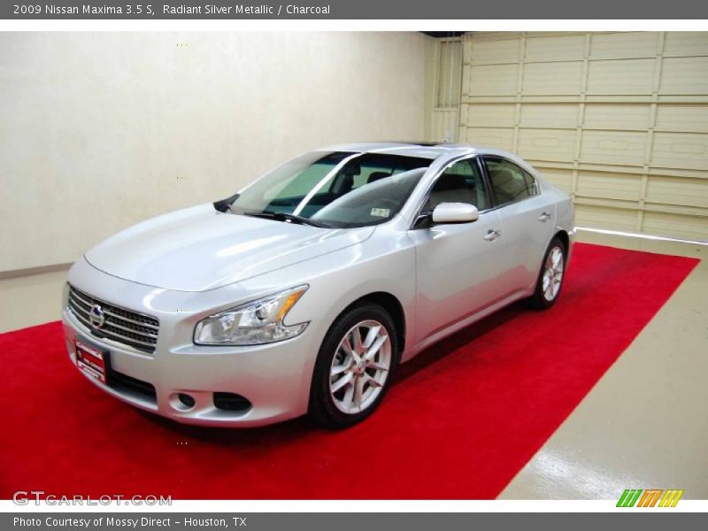 Radiant Silver Metallic / Charcoal 2009 Nissan Maxima 3.5 S