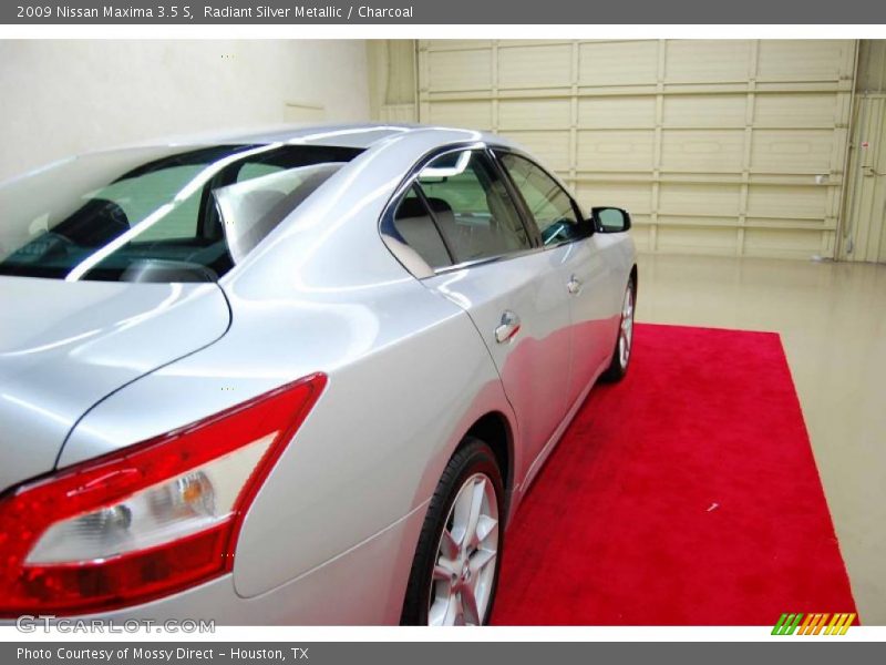 Radiant Silver Metallic / Charcoal 2009 Nissan Maxima 3.5 S