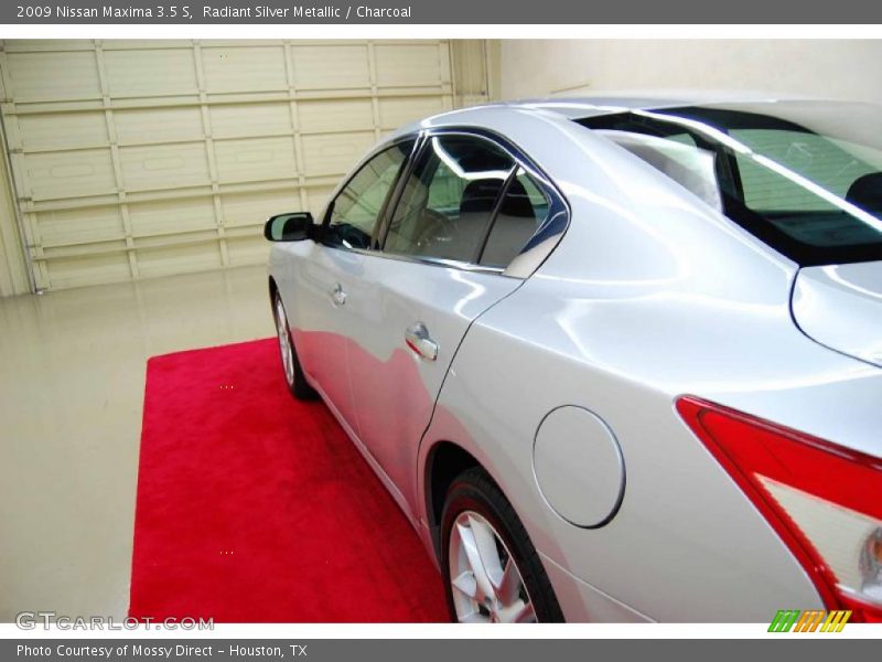 Radiant Silver Metallic / Charcoal 2009 Nissan Maxima 3.5 S