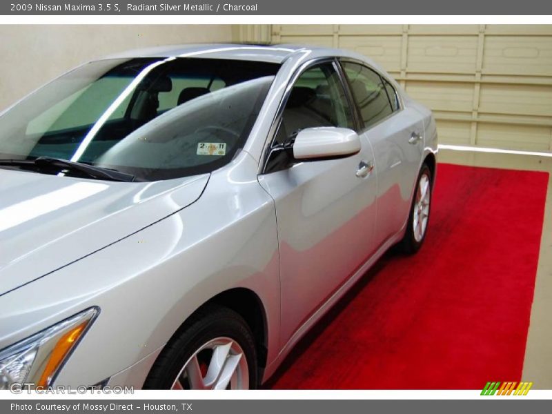 Radiant Silver Metallic / Charcoal 2009 Nissan Maxima 3.5 S