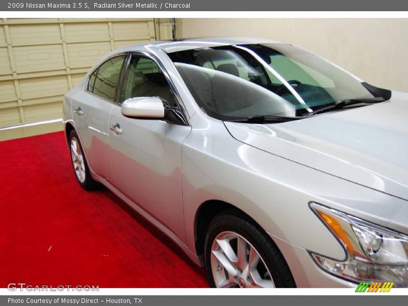 Radiant Silver Metallic / Charcoal 2009 Nissan Maxima 3.5 S