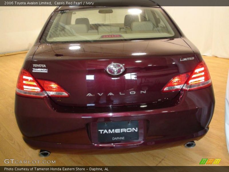 Cassis Red Pearl / Ivory 2006 Toyota Avalon Limited