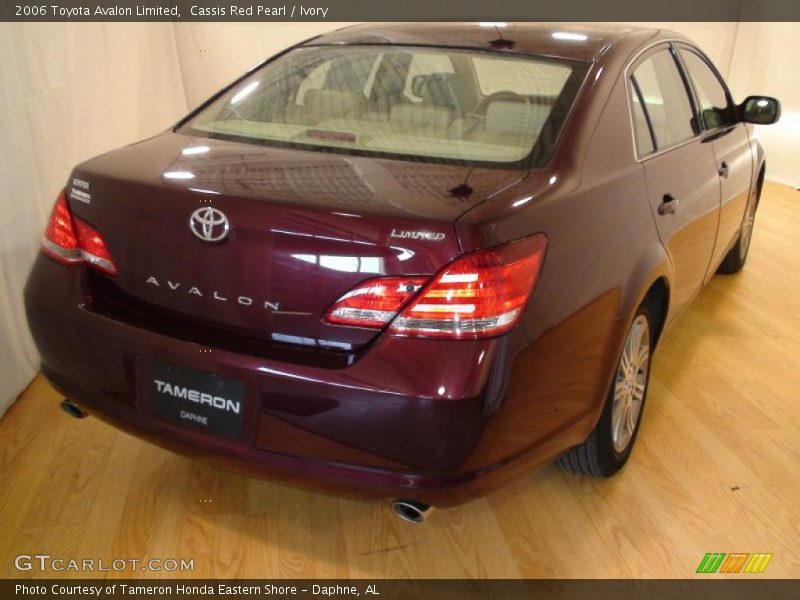 Cassis Red Pearl / Ivory 2006 Toyota Avalon Limited