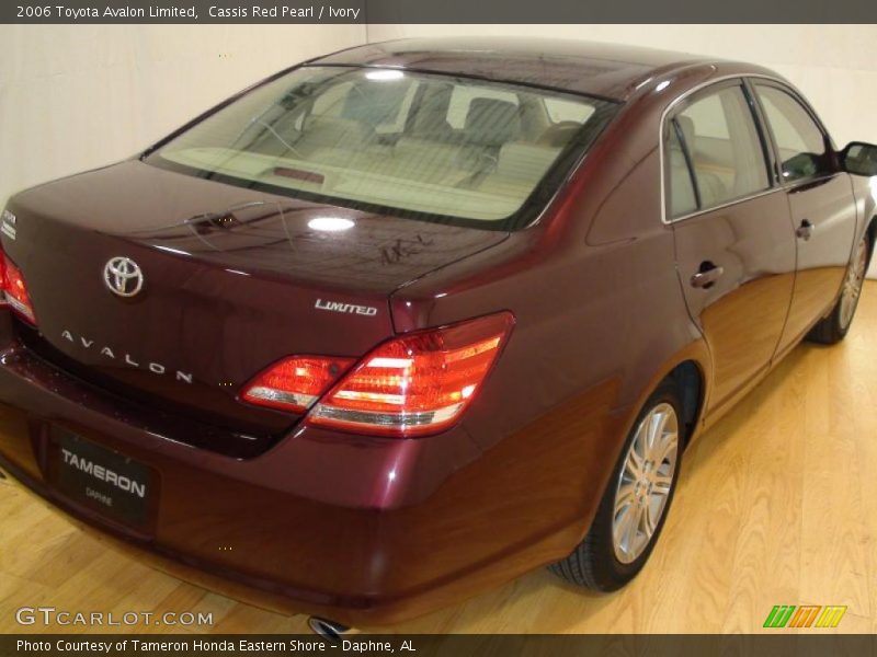 Cassis Red Pearl / Ivory 2006 Toyota Avalon Limited