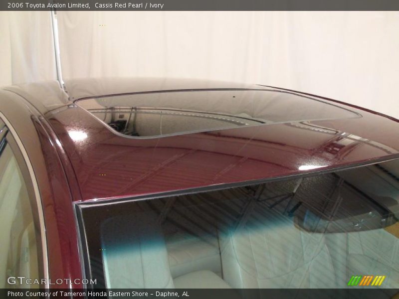 Cassis Red Pearl / Ivory 2006 Toyota Avalon Limited