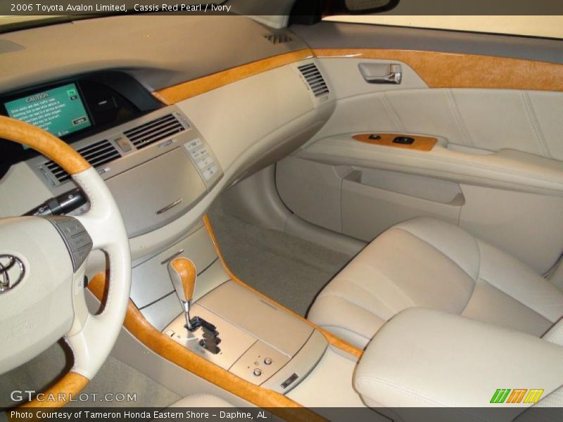 Cassis Red Pearl / Ivory 2006 Toyota Avalon Limited
