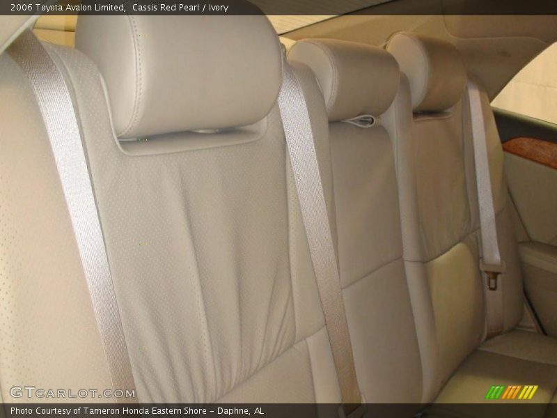 Cassis Red Pearl / Ivory 2006 Toyota Avalon Limited