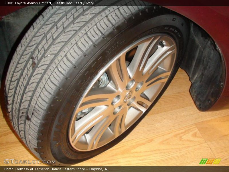 Cassis Red Pearl / Ivory 2006 Toyota Avalon Limited