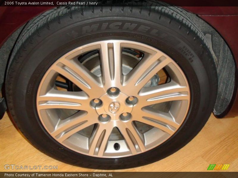 Cassis Red Pearl / Ivory 2006 Toyota Avalon Limited