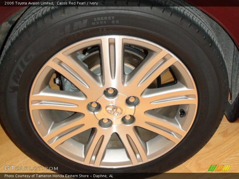 Cassis Red Pearl / Ivory 2006 Toyota Avalon Limited