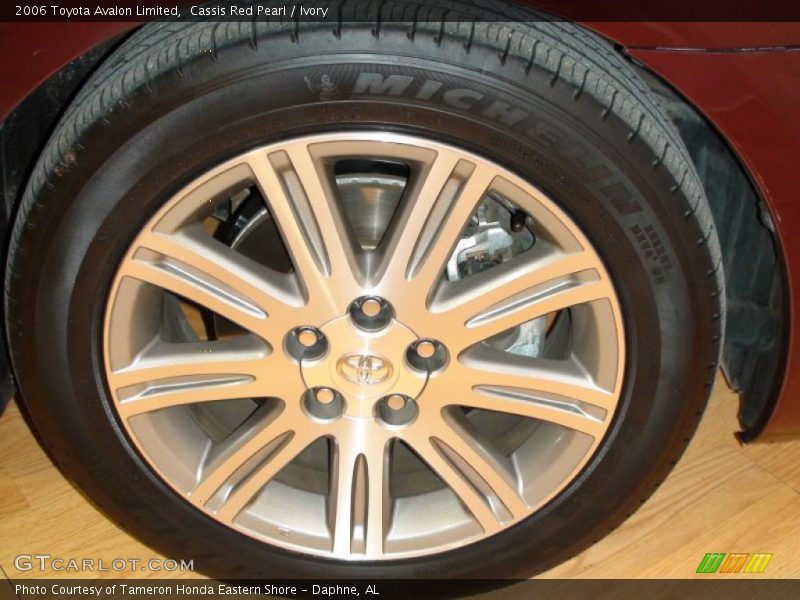 Cassis Red Pearl / Ivory 2006 Toyota Avalon Limited