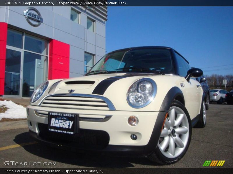 Pepper White / Space Gray/Panther Black 2006 Mini Cooper S Hardtop