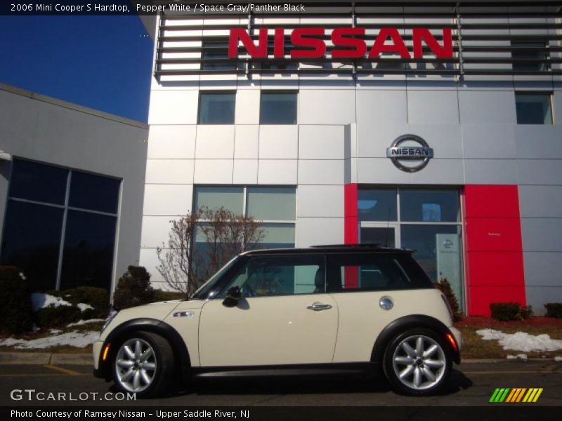 Pepper White / Space Gray/Panther Black 2006 Mini Cooper S Hardtop