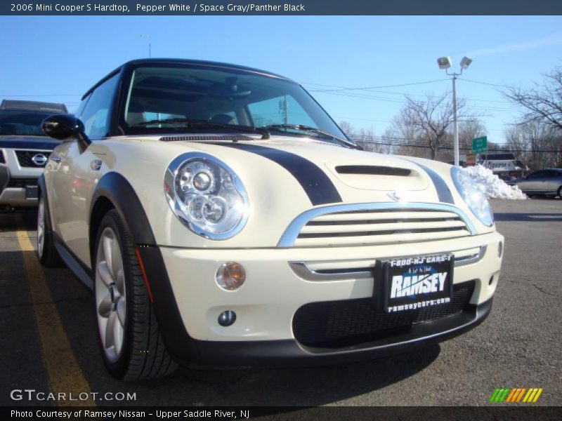 Pepper White / Space Gray/Panther Black 2006 Mini Cooper S Hardtop