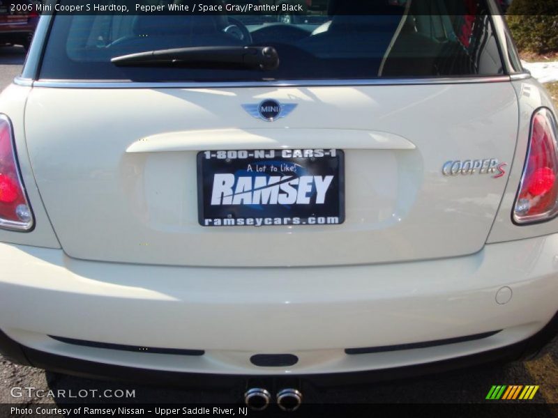 Pepper White / Space Gray/Panther Black 2006 Mini Cooper S Hardtop