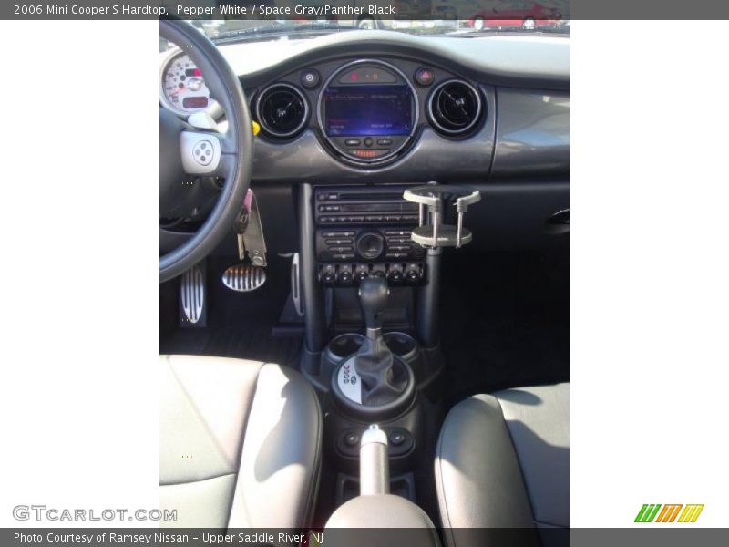 Pepper White / Space Gray/Panther Black 2006 Mini Cooper S Hardtop