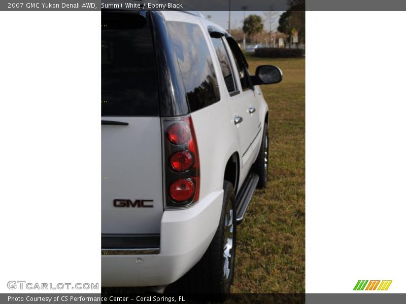 Summit White / Ebony Black 2007 GMC Yukon Denali AWD