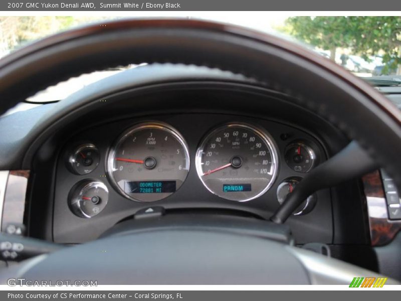 Summit White / Ebony Black 2007 GMC Yukon Denali AWD