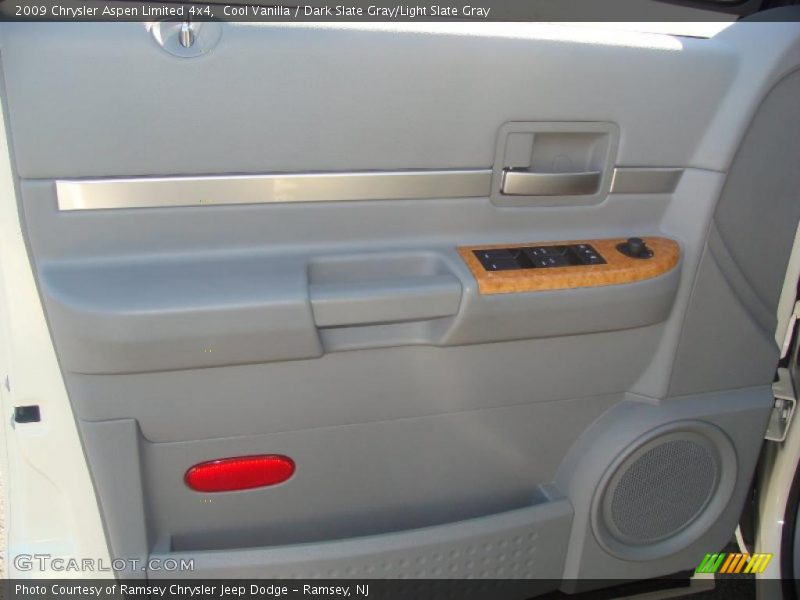 Cool Vanilla / Dark Slate Gray/Light Slate Gray 2009 Chrysler Aspen Limited 4x4