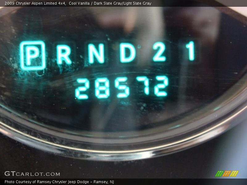 Cool Vanilla / Dark Slate Gray/Light Slate Gray 2009 Chrysler Aspen Limited 4x4
