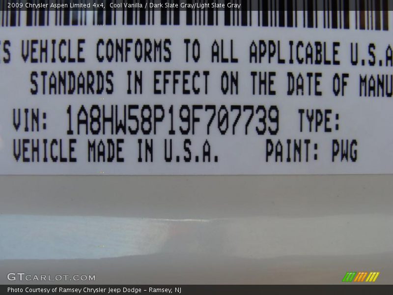 Cool Vanilla / Dark Slate Gray/Light Slate Gray 2009 Chrysler Aspen Limited 4x4
