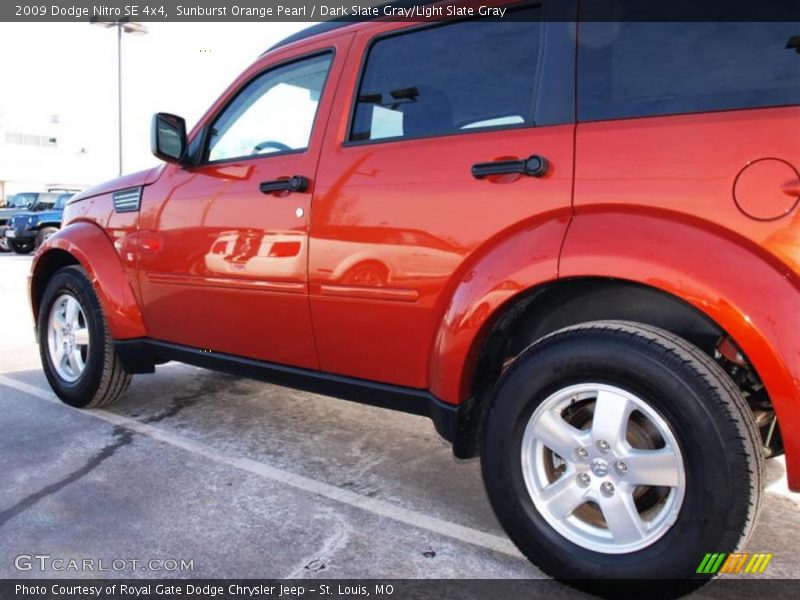 Sunburst Orange Pearl / Dark Slate Gray/Light Slate Gray 2009 Dodge Nitro SE 4x4