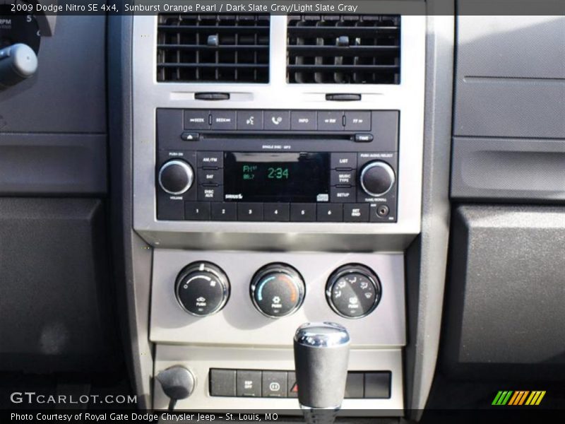 Sunburst Orange Pearl / Dark Slate Gray/Light Slate Gray 2009 Dodge Nitro SE 4x4
