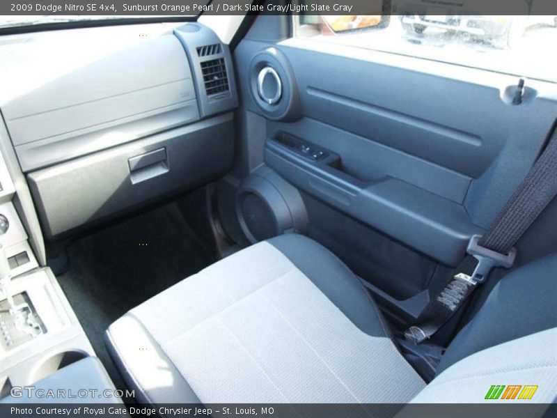 Sunburst Orange Pearl / Dark Slate Gray/Light Slate Gray 2009 Dodge Nitro SE 4x4