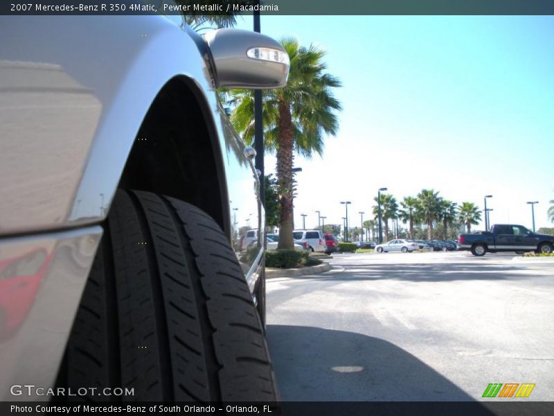 Pewter Metallic / Macadamia 2007 Mercedes-Benz R 350 4Matic