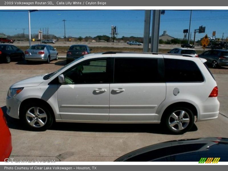 Calla Lilly White / Ceylon Beige 2009 Volkswagen Routan SEL