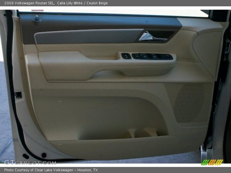 Calla Lilly White / Ceylon Beige 2009 Volkswagen Routan SEL