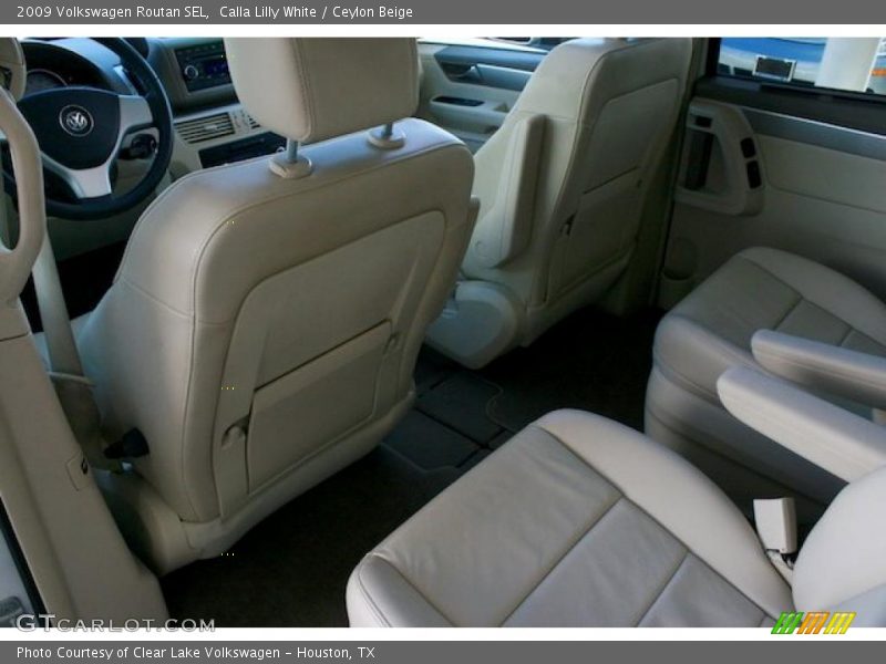Calla Lilly White / Ceylon Beige 2009 Volkswagen Routan SEL