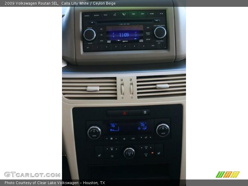 Calla Lilly White / Ceylon Beige 2009 Volkswagen Routan SEL
